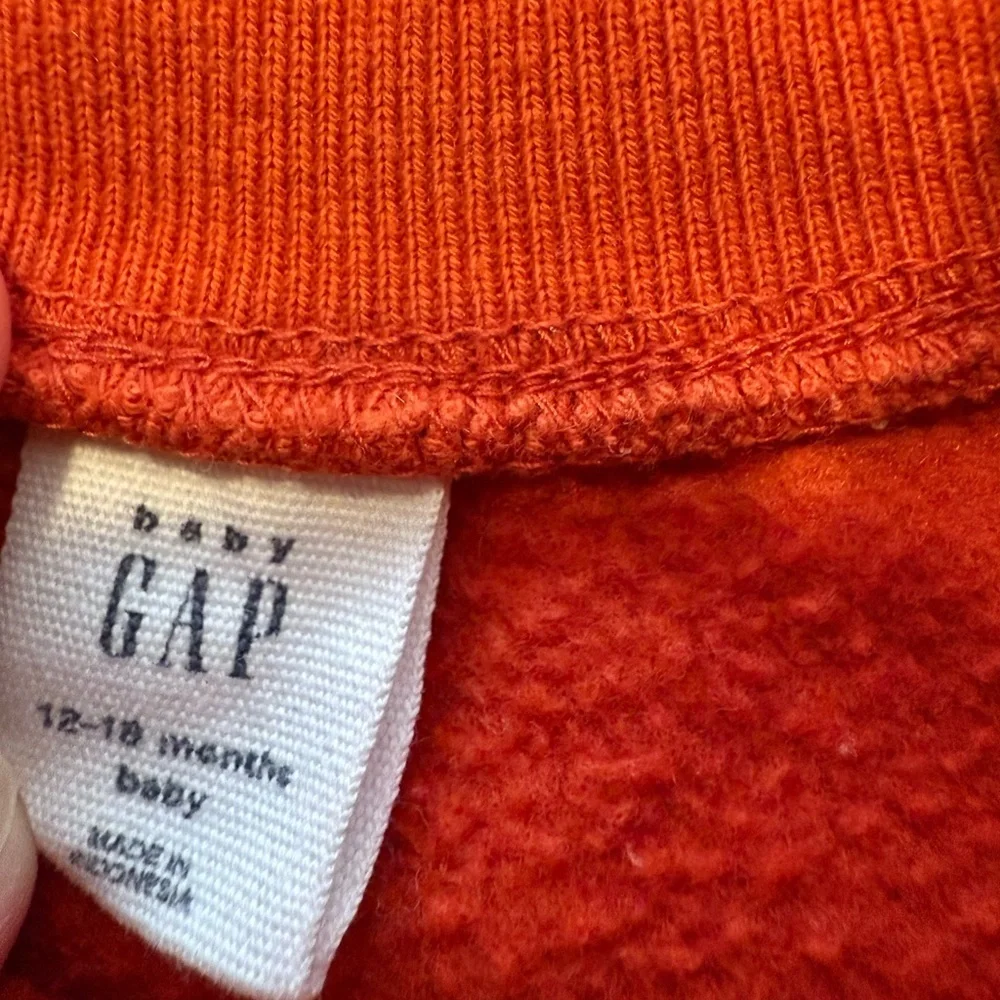 GAP Baby 5 piece bundle sweatshirt, long sleeve, sweater, 2 sweatpants